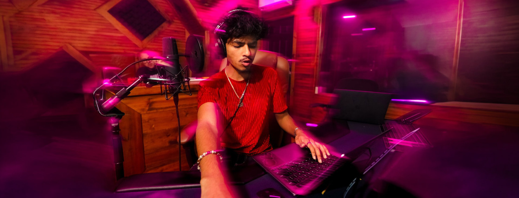 6ixteenth header